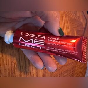 Dermelect Flawless Bakuchiol Treatment - Red
